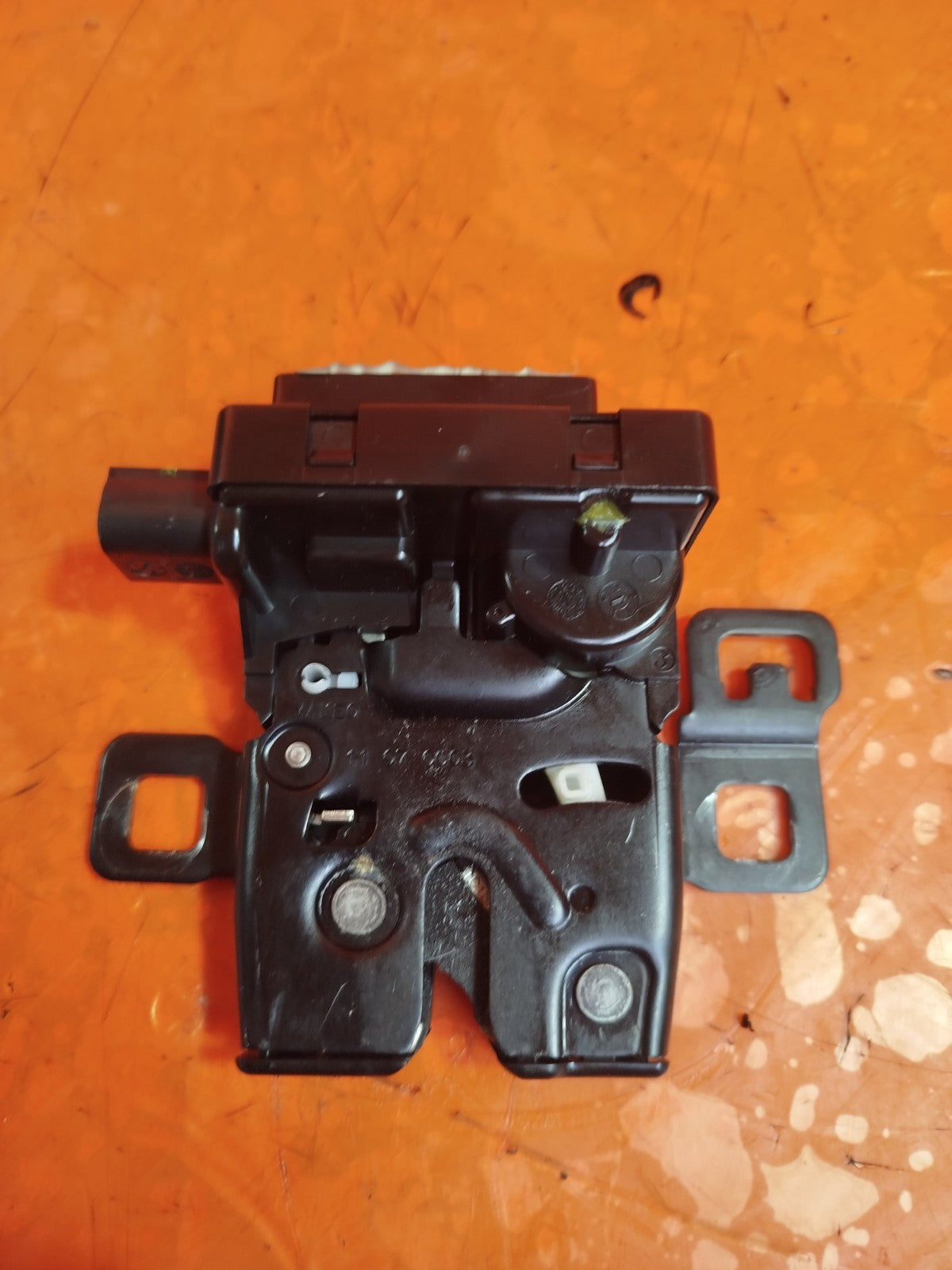 ✅LAND ROVER RANGE ROVER L320 2.7 DIESEL 2007 TAILGATE BOOT LID WINDOW LOCK A284 - Image 3