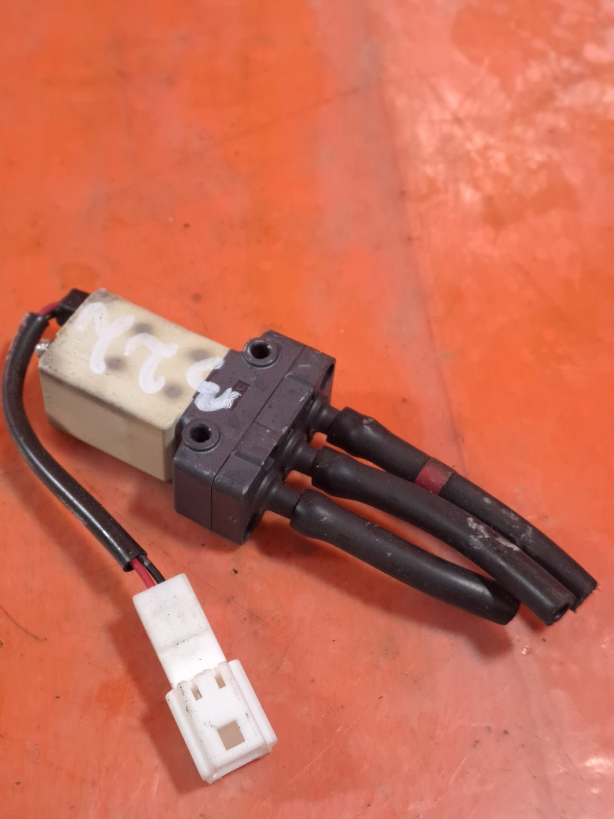 ebay-src:https://i.ebayimg.com/00/s/mtywmfgxmjaw/z/phsaaesw4cvppbow/$_57.jpg