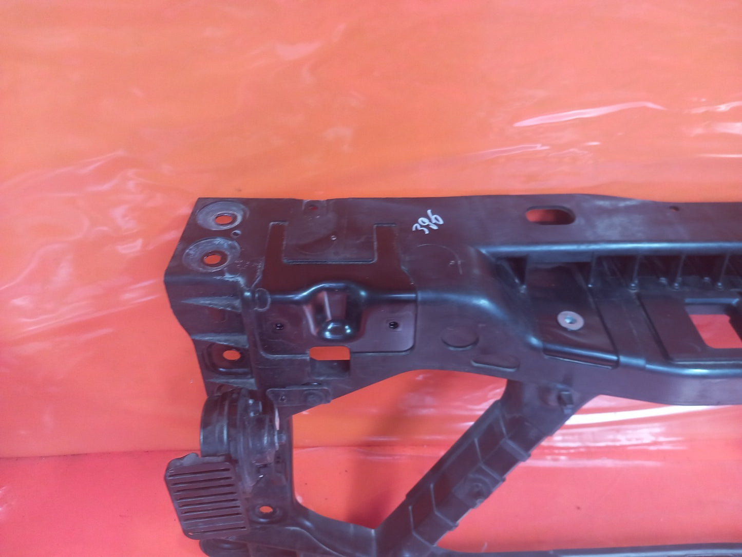 2025 Land Rover Defender L663 Front Radiator Slam Panel L8B2-16E144-A A396 - Image 7