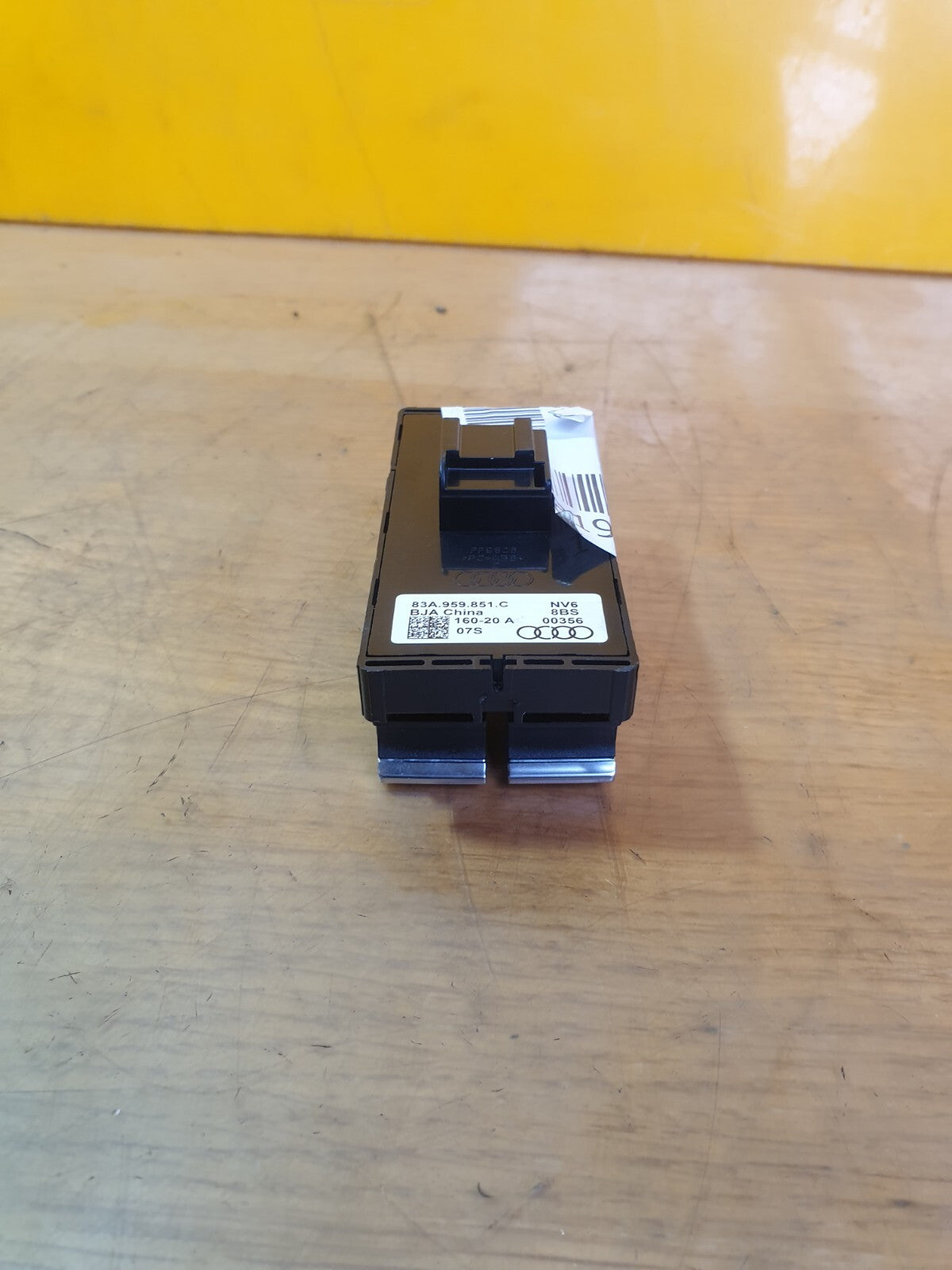 ebay-src:https://i.ebayimg.com/00/s/mtywmfgxmjaw/z/hf4aaoswyctmmour/$_57.jpg