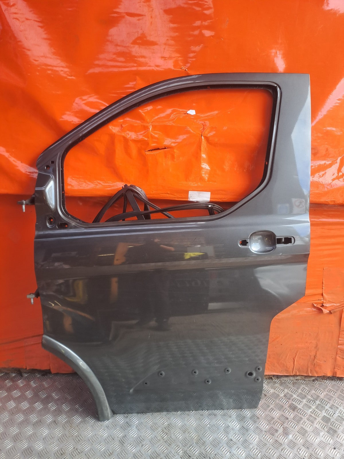 Ford Transit Custom 2016 Front Left Door Grey Warranty A409 - Image 1
