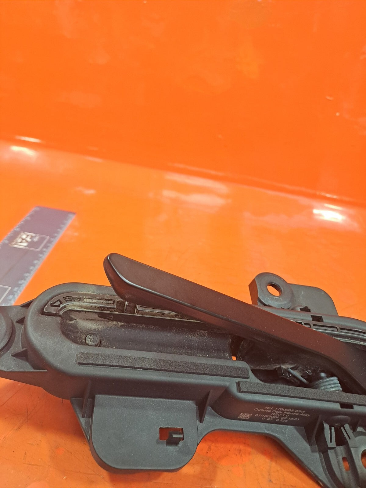 2024 TESLA MODEL 3 LONG REAR RIGHT EXTERIOR DOOR HANDLE 1780885-00-A A207 - Image 2