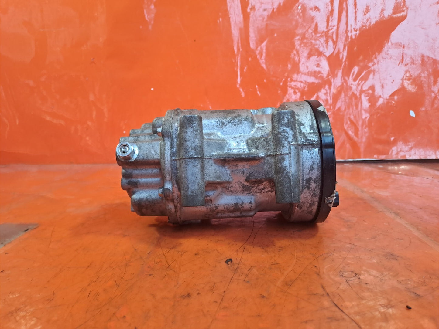 ebay-src:https://i.ebayimg.com/00/s/mtiwmfgxnjaw/z/kcoaaoswoylojzhc/$_57.jpg
