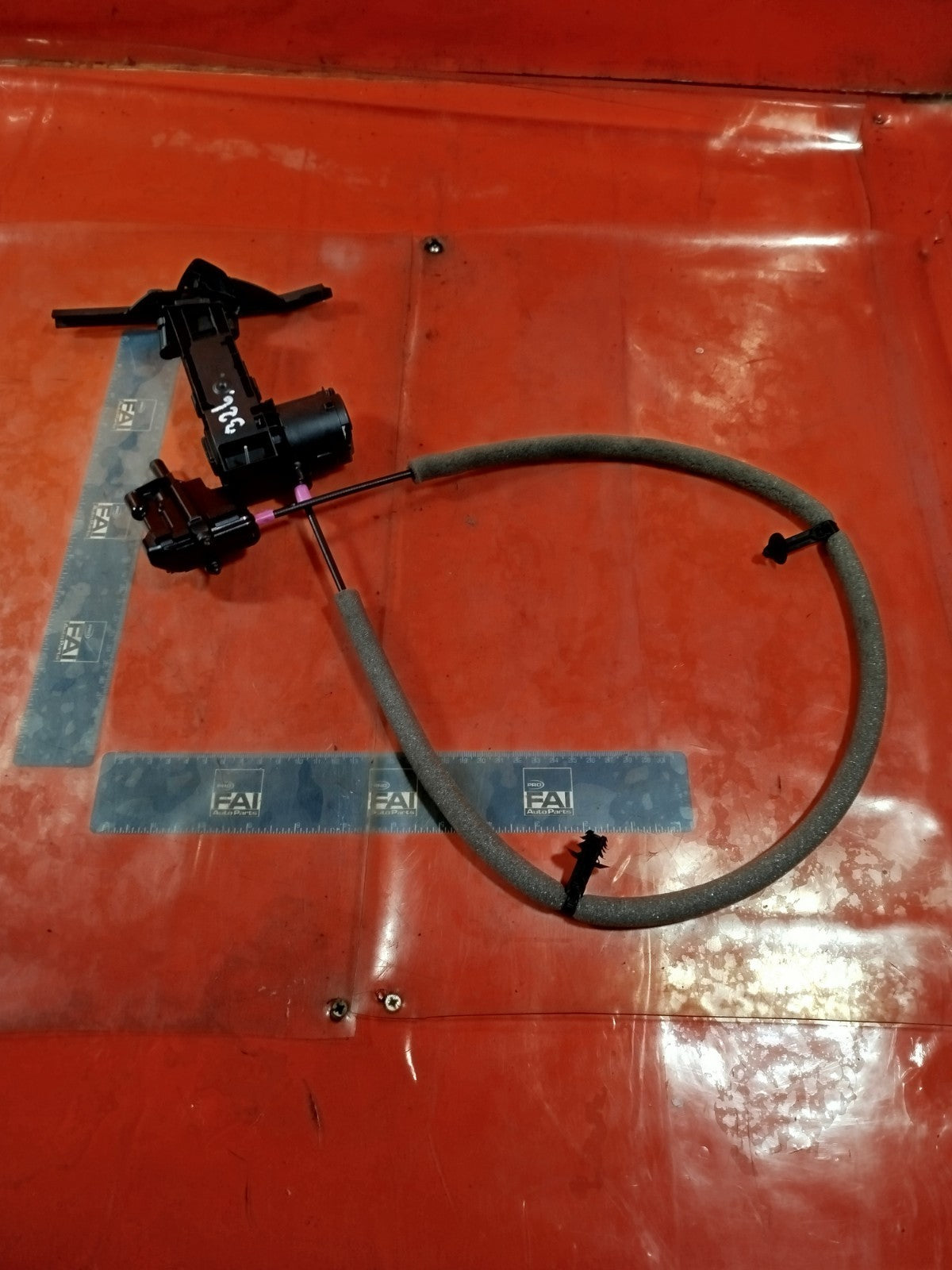 ✅FORD KUGA ST-LINE 2.5 PETROL 2025 REAR RIGHT OPENING LIMITER LV4BA247B50AB A326 - Image 3