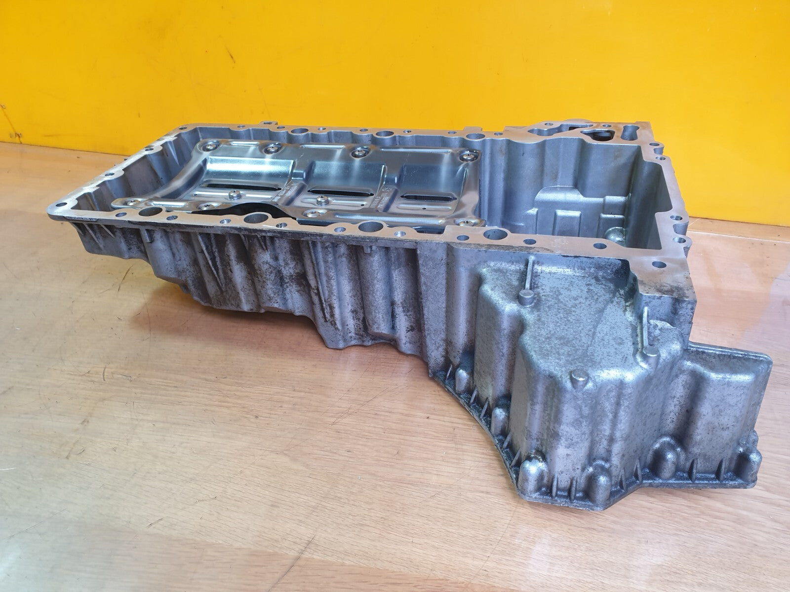 ✅2014 BMW 5 SERIES F11 4.4P ENGINE UPPER OIL PAN 7605524 70524165 +WARRANTY A153 - Image 10