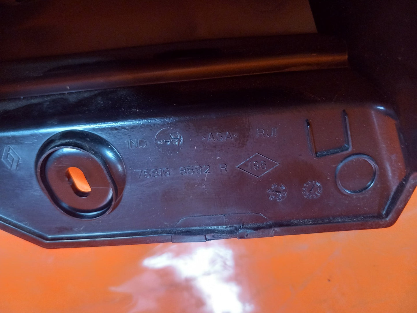 2024 Dacia Jogger External B-Pillar Trim Left Side 768198592R Warranty A391 - Image 10
