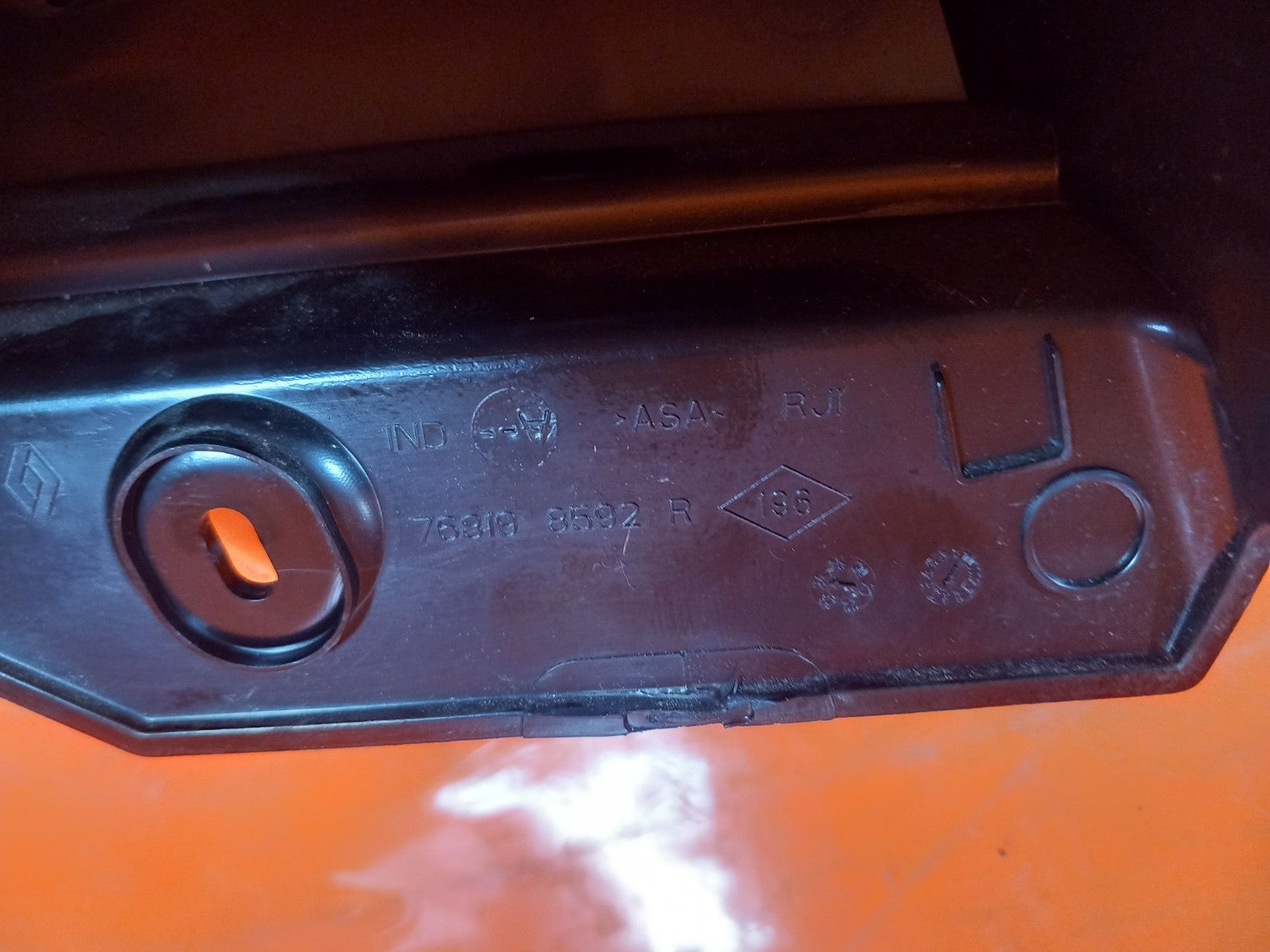 2024 Dacia Jogger External B-Pillar Trim Left Side 768198592R Warranty A391 - Image 10