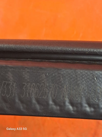 ✅POLESTAR 2 LONG RANGE 2023 REAR RIGHT DOOR SEAL RUBBER 31662570 A312 - Image 5