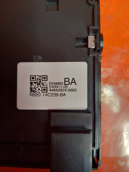 Land Rover Defender L663 3.0 Diesel 2025 Heater Control Module N8B214C239BA A396 - Image 5