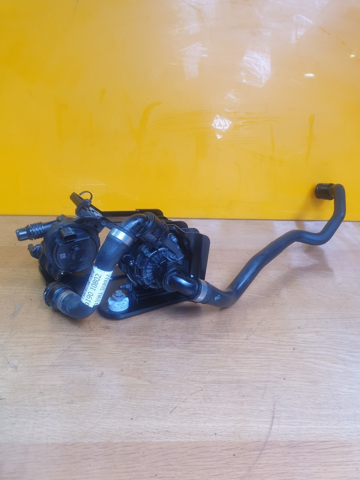 ✅BMW I4 G26 E-DRIVE 40M SPORT 2023 AUXILIARY WATER PUMP & HEATING VALVE 9896408 - Image 4