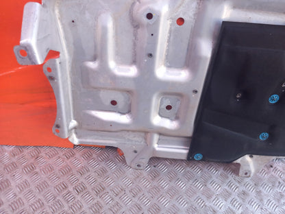 Land Rover Defender L663 3.0 Diesel 2025 Front Bumper Undertray Engine L8B27E063 - Image 6