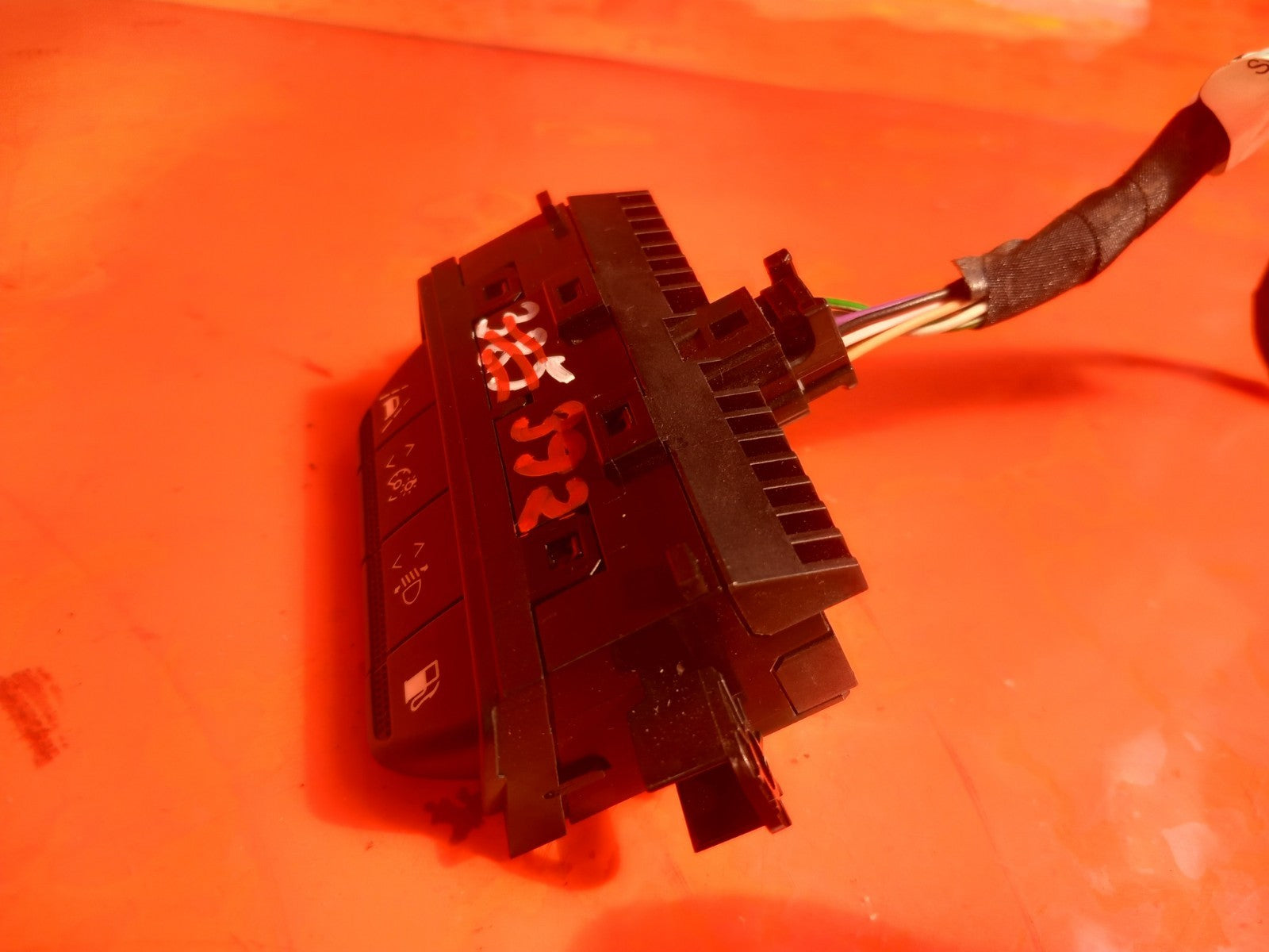 Renault Captur 1.6 Petrol 2023 Switch Block Panel Dashboard 259800229R Warranty - Image 5