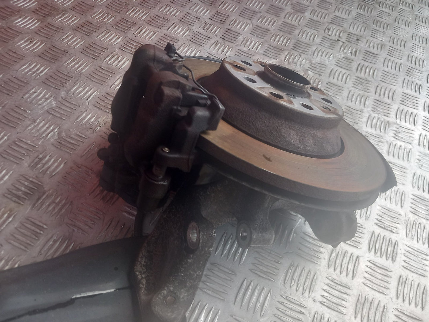 2022 VW Tiguan R-Line Rear Left Wheel Hub Brake Disc Warranty A389 - Image 4