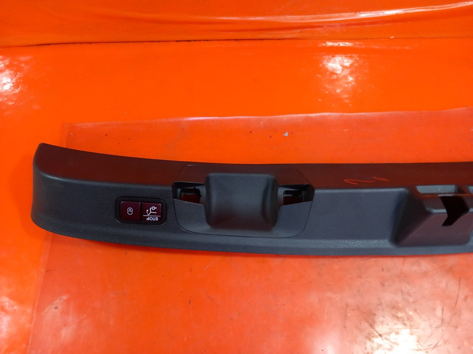 Mercedes GLE W167 350DE Rear Tailgate Lock Cover Trim A1677402600 Warranty xAA - Image 2