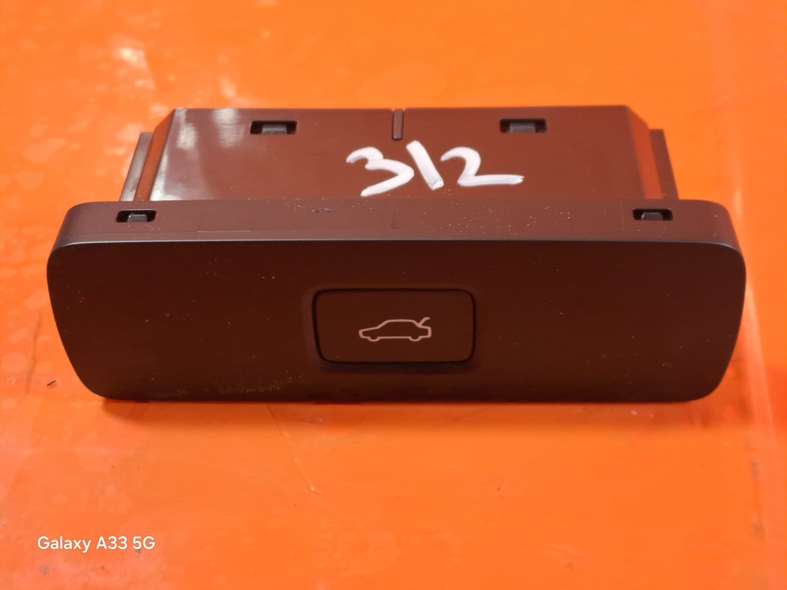 ✅POLESTAR 2 LONG RANGE 2023 TAILGATE OPENING SWITCH 32350330 Warranty A312 - Image 2