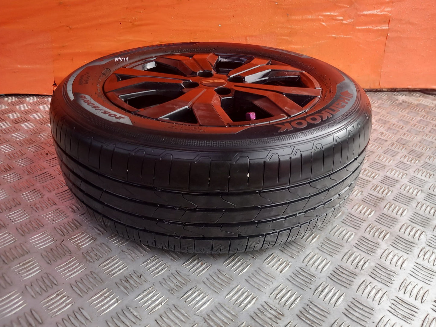 2024 Dacia Jogger Alloy Wheel with Tyre 205/60 R16 403004026R Warranty A391 - Image 2