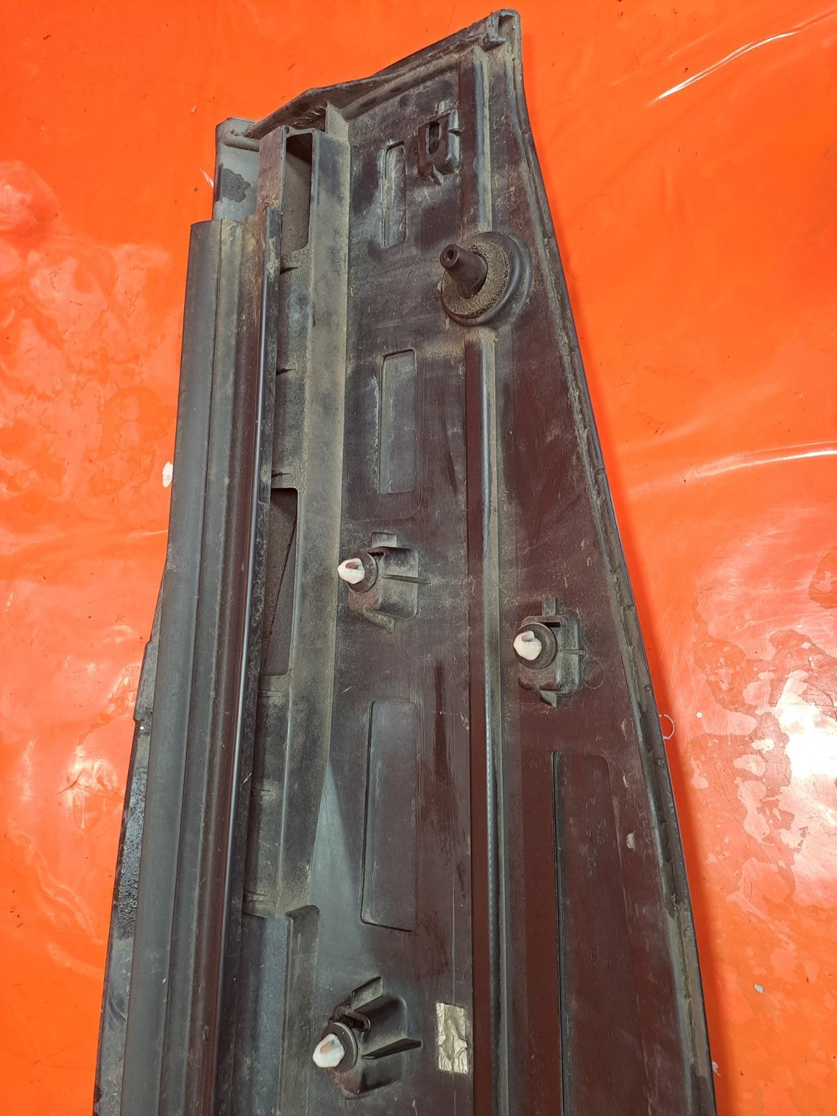✅2020 Jaguar I-Pace X590 Front Right Door Lower Molding J9D3-21064-A A375 - Image 9