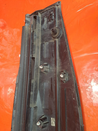 ✅2020 Jaguar I-Pace X590 Front Right Door Lower Molding J9D3-21064-A A375 - Image 9