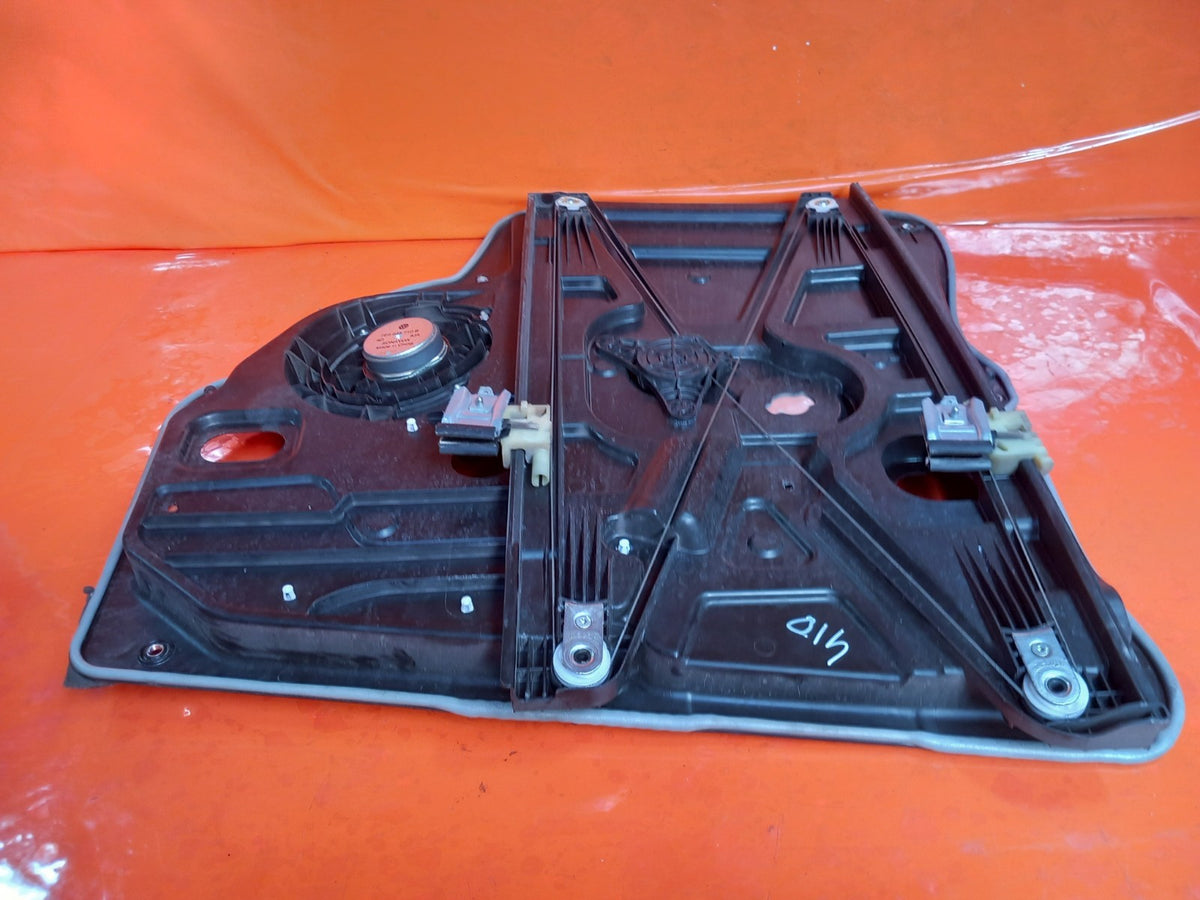 VW Transporter T30 2.0 Diesel 2021 Front Right Window Regulator 7L2837730H A410 - Image 12