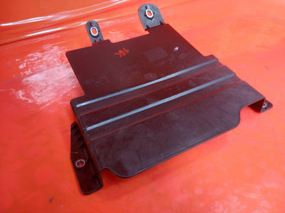 Land Rover Defender L663 3.0 Diesel 2025 Left Interior Part M8B2112D75AA A396 - Image 6