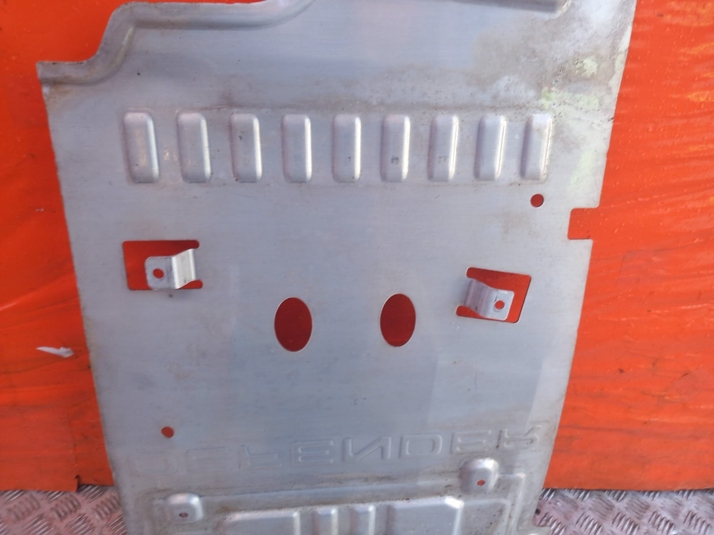 Land Rover Defender L663 3.0 Diesel 2025 Engine Undertray Splash Guard Warranty - Image 4