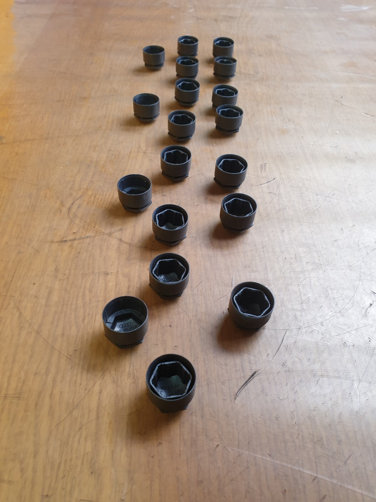 ✅AUDI Q3 S LINE 1.5 PETROL 2020 WHEEL NUT COVERS LOCKING BOLT CAPS ALLOY SET - Image 3