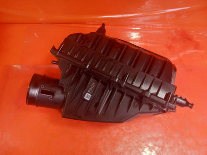 2025 Land Rover Defender L663 Air Filter Box M8B2-9H736-AA Warranty A396 - Image 8