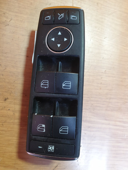 ✅2013 MERCEDES C CLASS W204 FRONT RIGHT DRIVER SIDE WINDOW SWITCH A2049055402 - Image 9