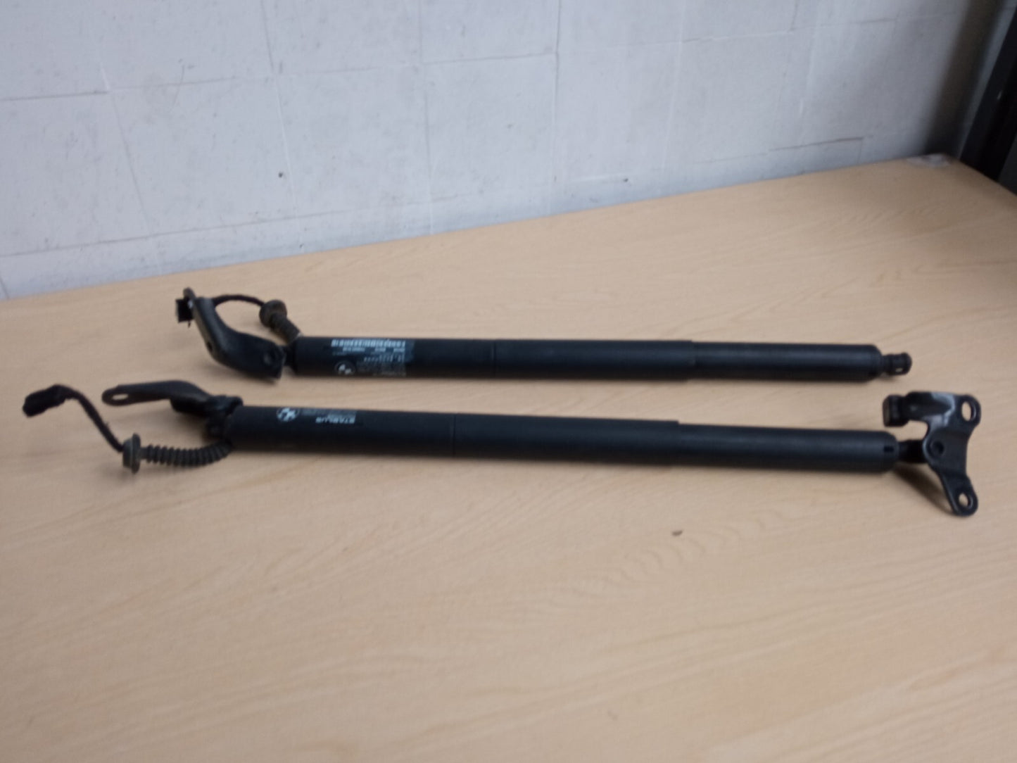 BMW 218D F45 M SPORT 2015 PAIR OF ELECTRIC TAILGATE BOOT STRUTS 7348523 Warranty - Image 11
