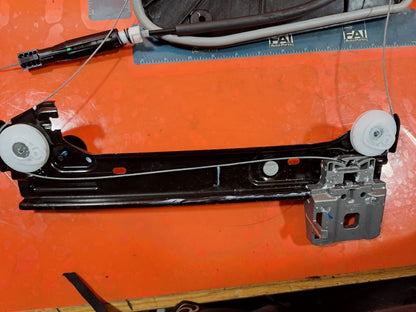 2024 TESLA MODEL 3 LONG REAR LEFT DOOR WINDOW REGULATOR 1773981-00-G A207 - Image 4