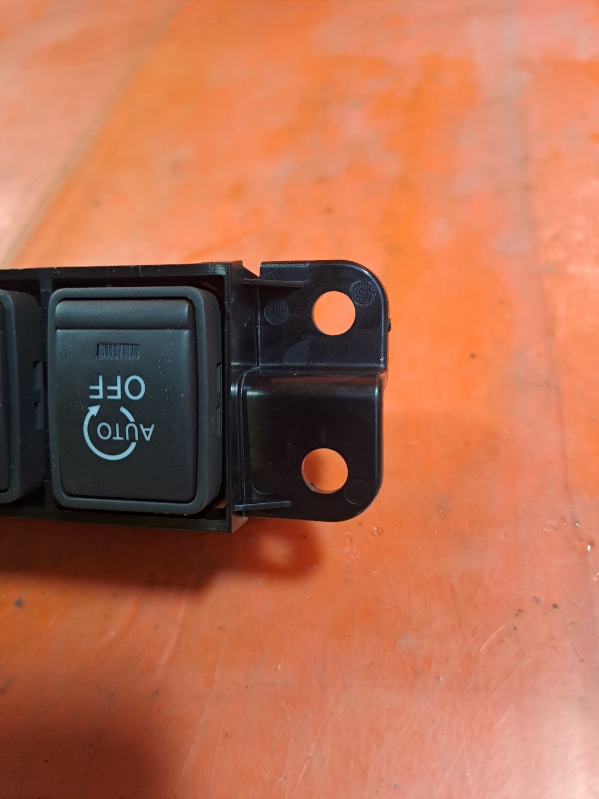 ✅NISSAN JUKE TEKNA 1.5 DIESEL 2017 TRACTION CONTROL SWITCH 681RVBV80A Warranty - Image 6