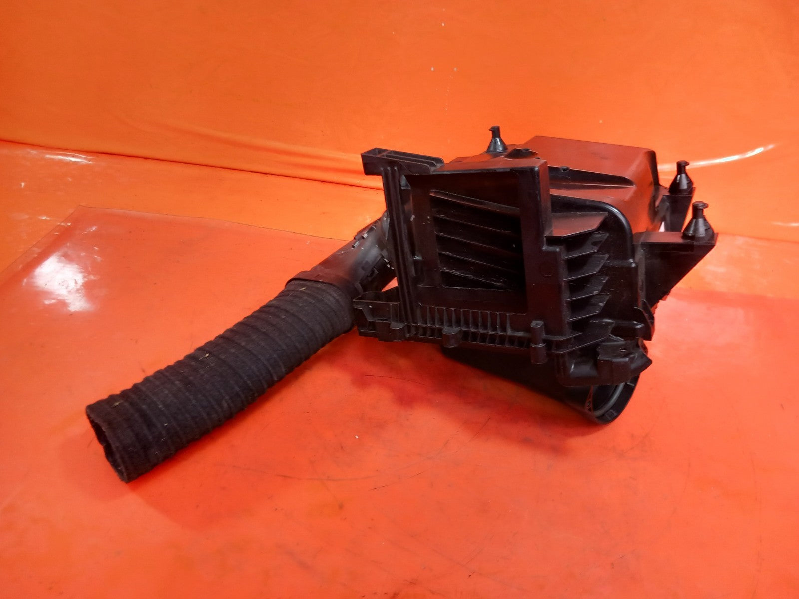 Mercedes W176 A180 1.5 Diesel 2015 Air Filter Box Housing A6070900301 A235 - Image 10