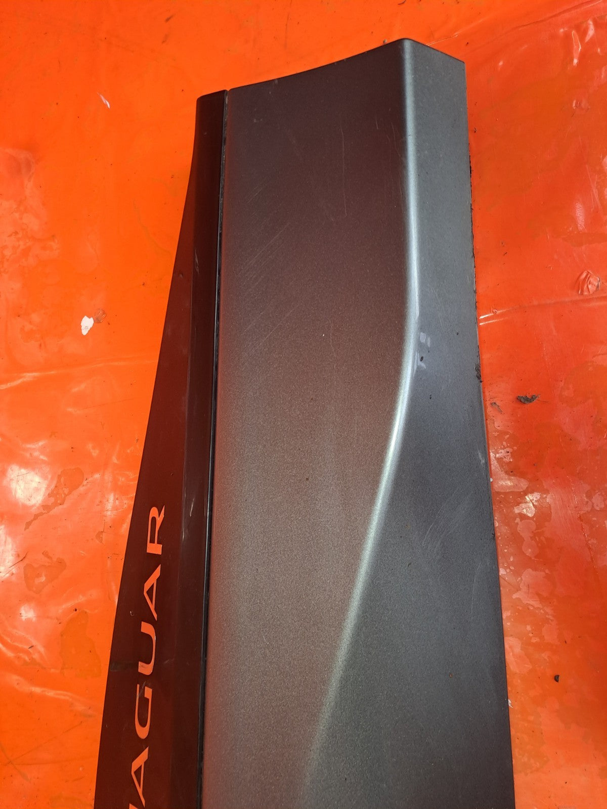 ✅2020 Jaguar I-Pace X590 Front Right Door Lower Molding J9D3-21064-A A375 - Image 4