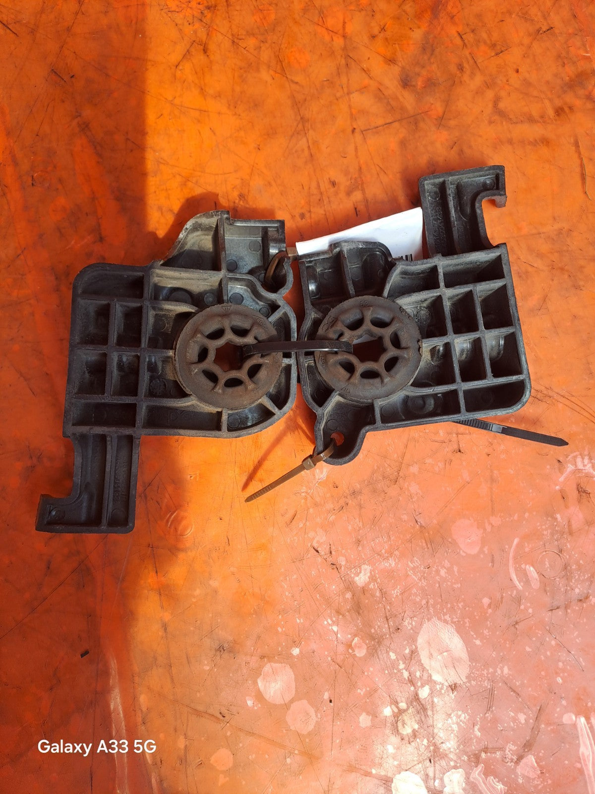 ✅SMART EQ FORFOUR 2020 RADIATOR BRACKET MOUNT SUPPORT PAIR A4535041438 215143071 - Image 6