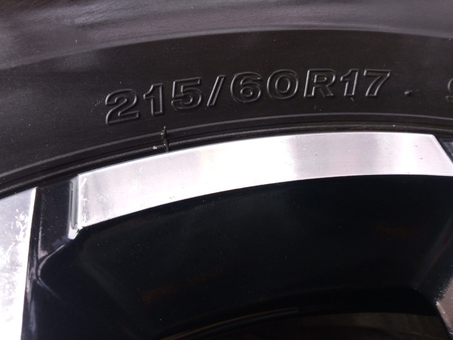 ✅Dacia Duster Journey 1.3 Petrol 2024 Alloy Wheel & Tyre 215/60 R17 403005180R - Image 4