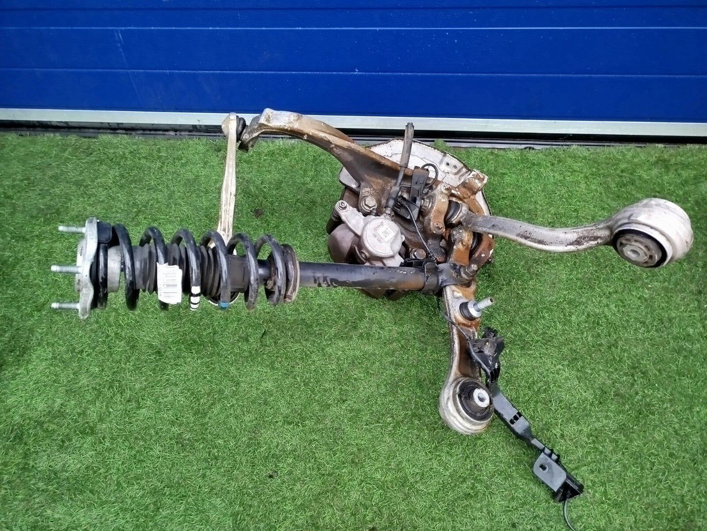 ✅2016 Mercedes C Class W205 Front Left Suspension Leg Hub A2053200313 + Warranty - Image 2