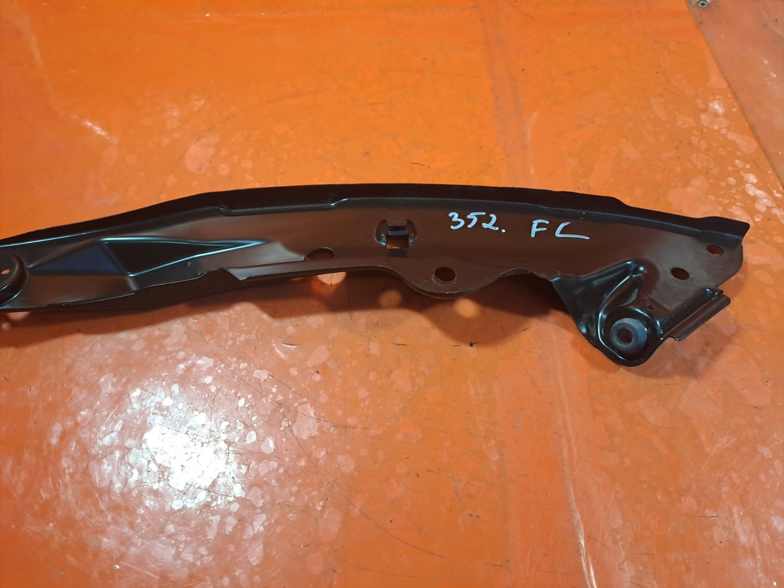 ✅VW GOLF STYLE MK8 1.5 PETROL 2020 FRONT LEFT HEADLIGHT BRACKET A352 - Image 8