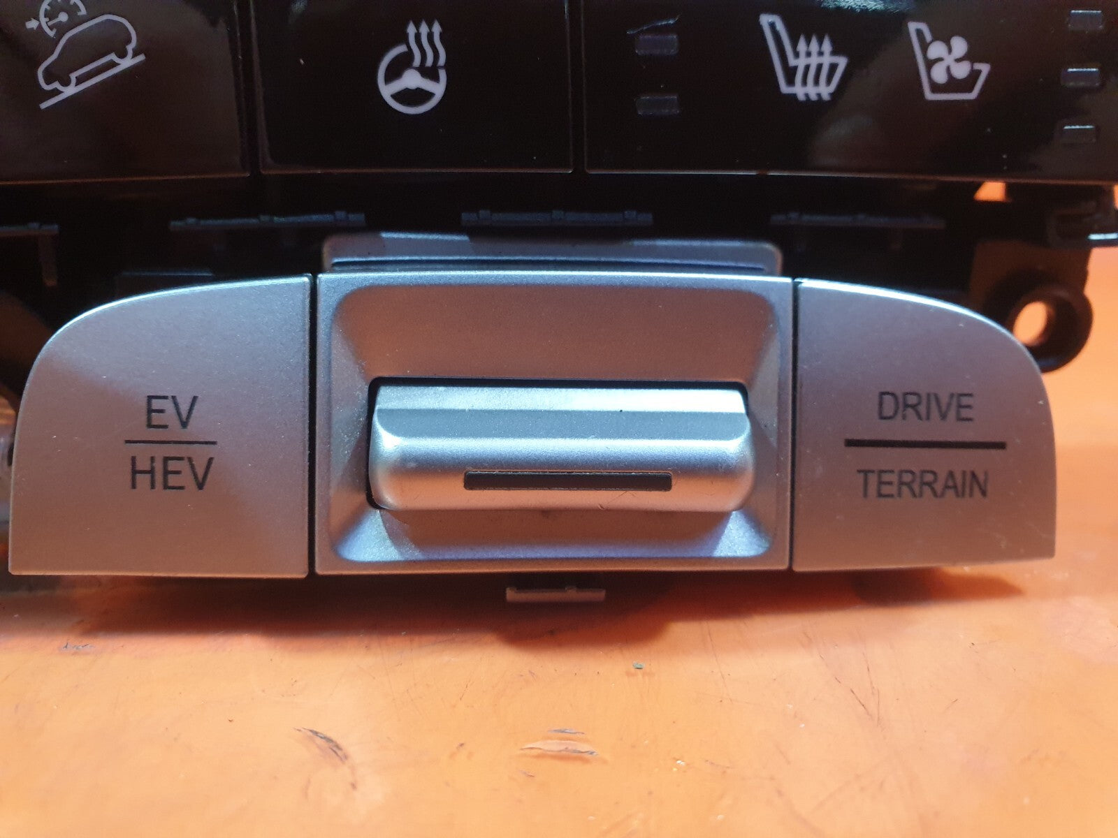 ✅Hyundai Tucson MK4 2023 1.6 Petrol HEATED SEAT AND STEERING WHEEL CONTROL PANEL - Image 8