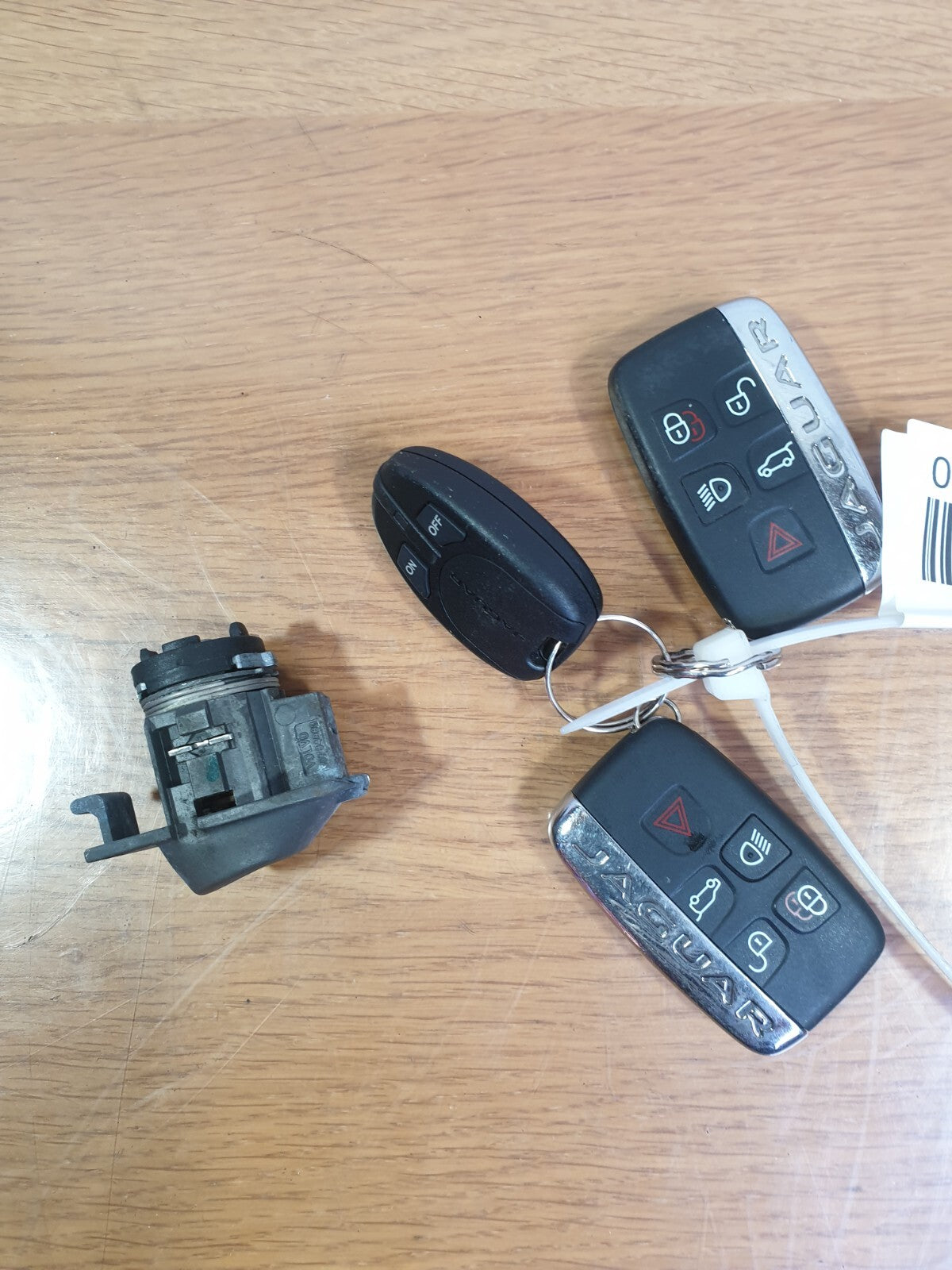 ✅JAGUAR F-PACE X761 3.0 PETROL 2017 KEYS & DOOR LOCK 30784963 Warranty A196 - Image 2
