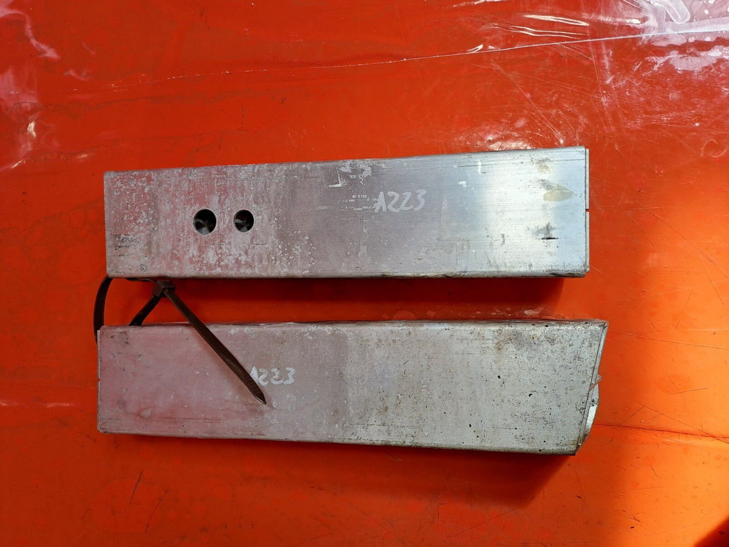 ✅AUDI A5 S LINE 2.0 PETROL 2010 REAR CRASH BAR BRACKETS PAIR 8T0807331A A223 - Image 5