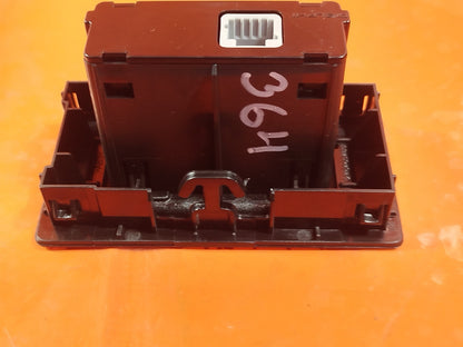 ✅2024 DACIA DUSTER JOURNEY USB AND CHARGING PORT 280230033R + WARRANTY A364 - Image 7
