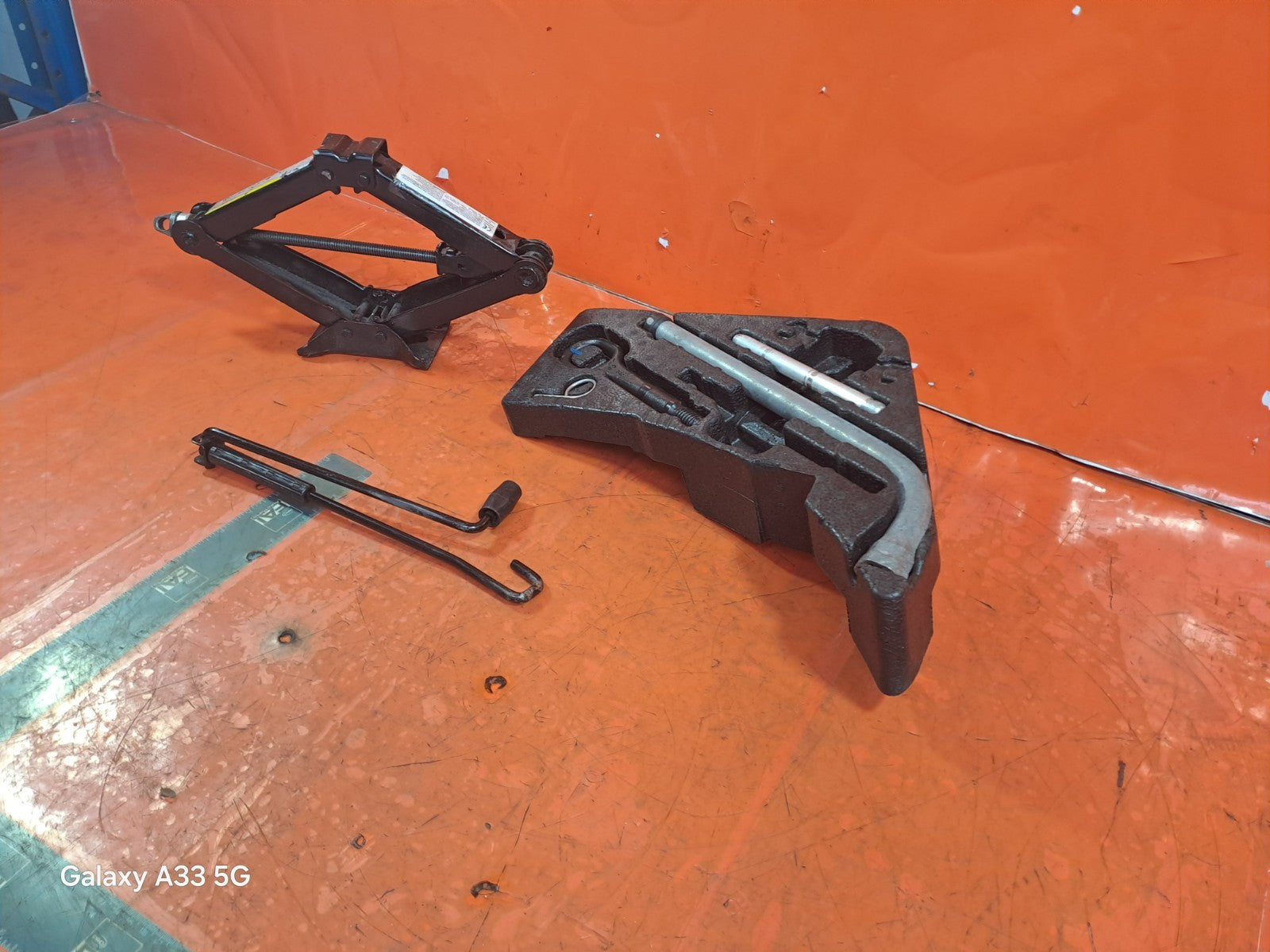 ✅AUDI Q7 S LINE 3.0 DIESEL 2009 TOOL KIT SET 5Q0011221 Warranty A300 - Image 3