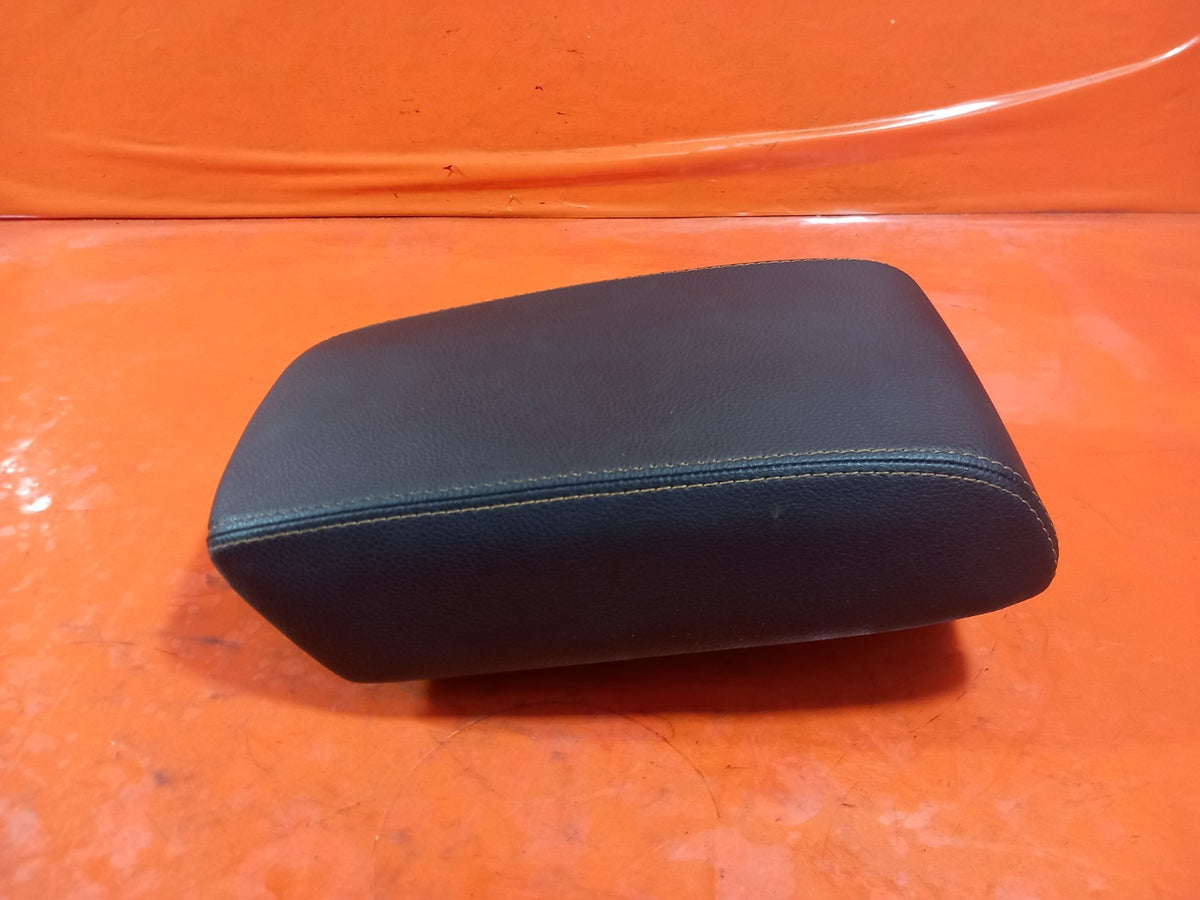 2021 Ford Ranger Wildtrak Centre Console Leather Armrest Warranty A418 - Image 2