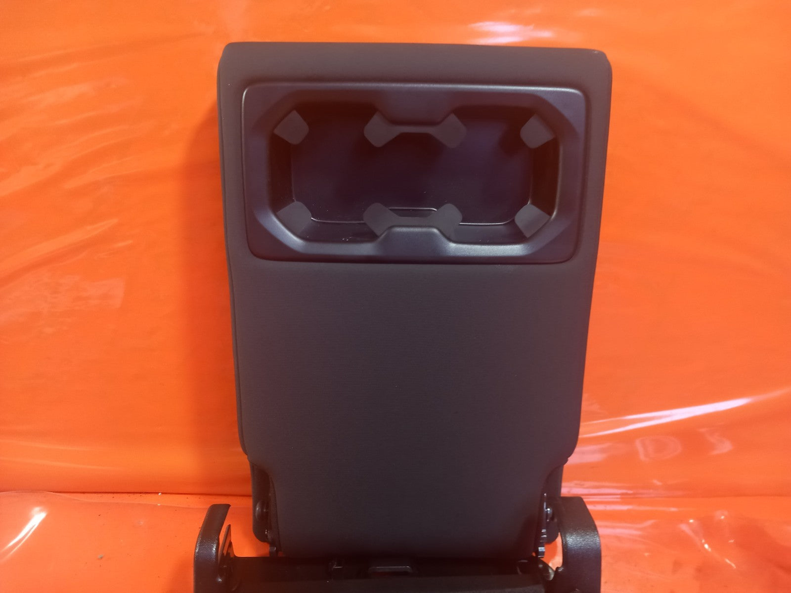 Polestar 2 Long Range 2023 Rear Seats Armrest Warranty A312 - Image 11