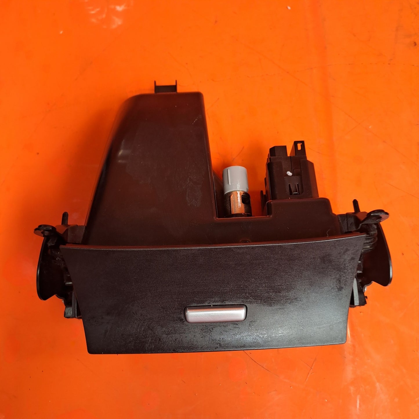 ✅Ford Galaxy Zetec 2017 2.0 Diesel Ashtray&USB Port Input Socket EM2B-R061A07-AB - Image 1