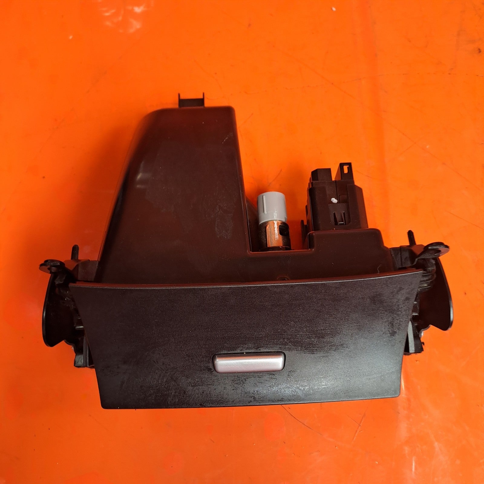 ✅Ford Galaxy Zetec 2017 2.0 Diesel Ashtray&USB Port Input Socket EM2B-R061A07-AB - Image 1