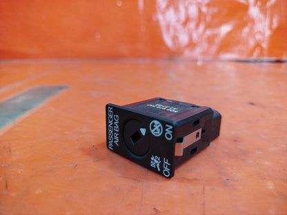 ✅CUPRA BORN V2 Ev 2023 LEFT AIRBAG DEACTIVATION CONTROL SWITCH 5Q0919237 A272 - Image 9