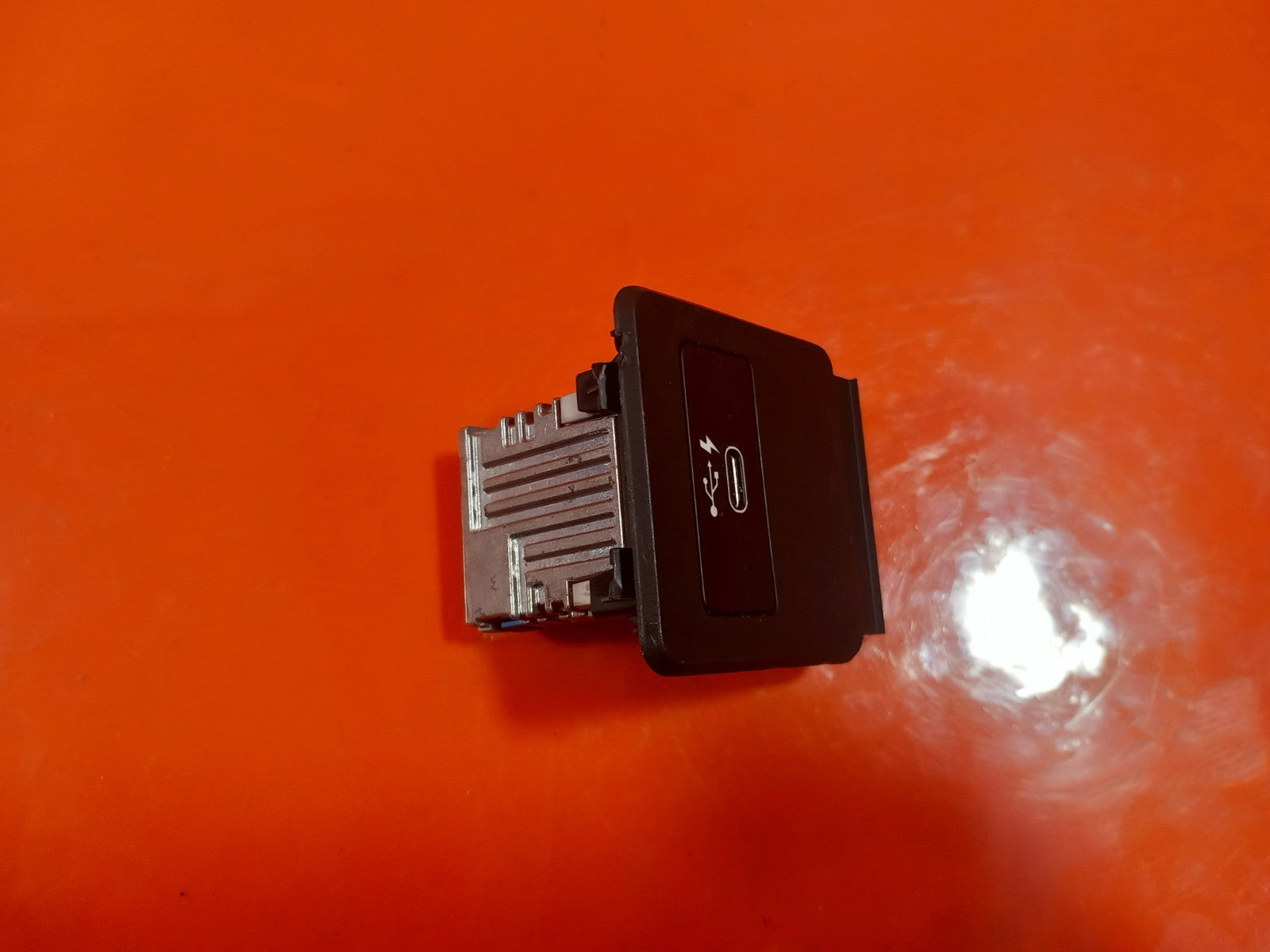 BMW F40 116D 1.5 Diesel 2021 USB Port 8711939 Warranty A365 - Image 9