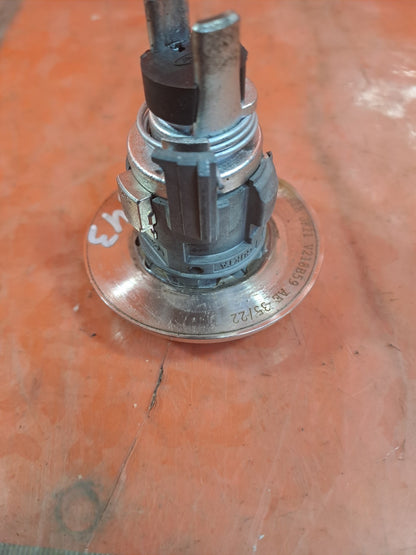 ebay-src:https://i.ebayimg.com/00/s/mtywmfgxmjaw/z/kiaaaeswyovpq90k/$_57.jpg