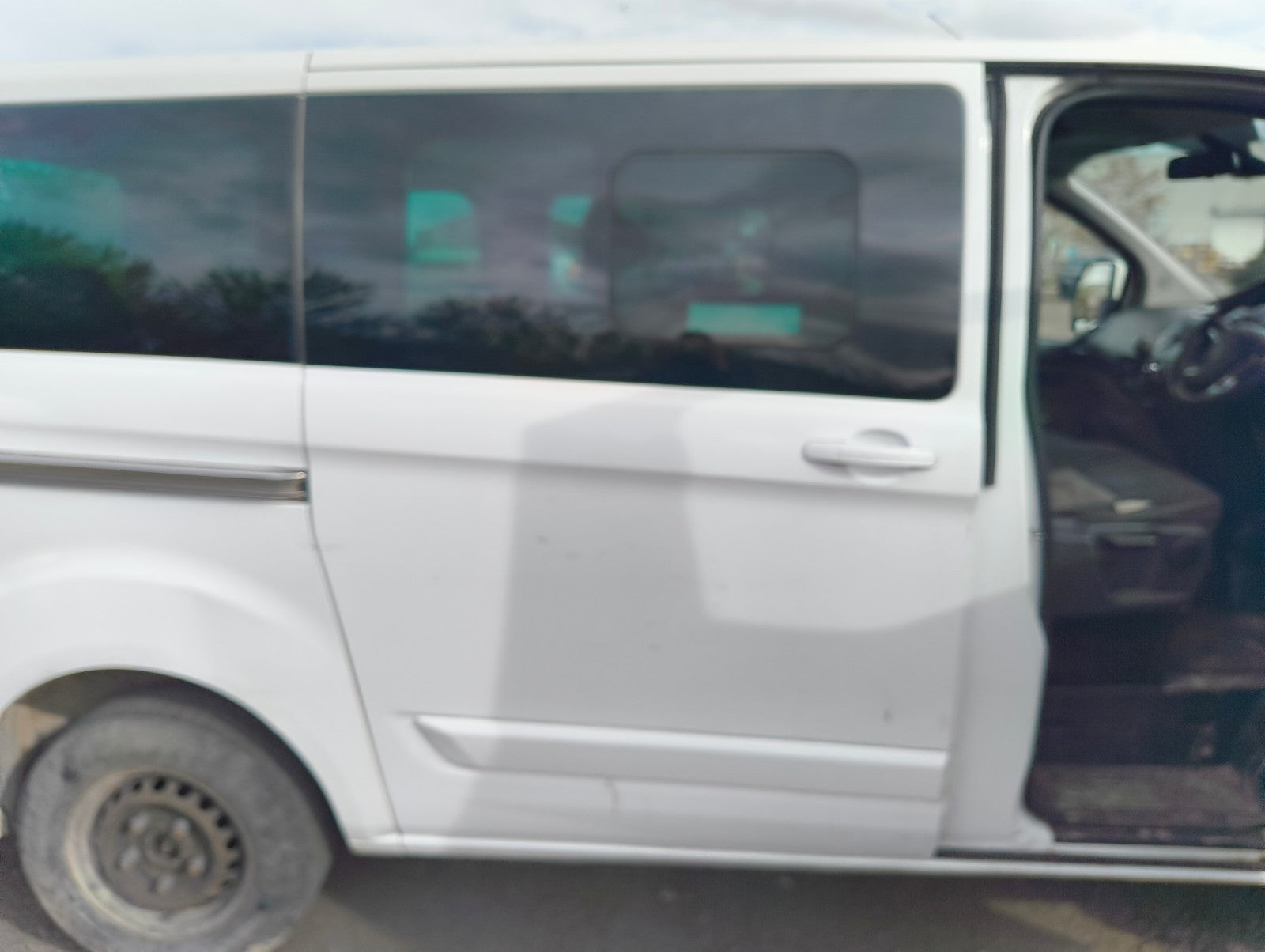 ✅Ford Tourneo Custom 2.2 Diesel 2015 Right Side Sliding Door Bare White A377 - Image 1
